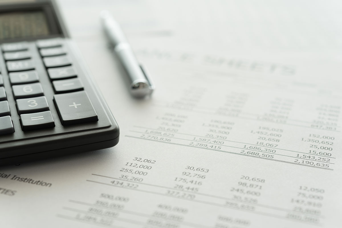 Calculator and report with a pen